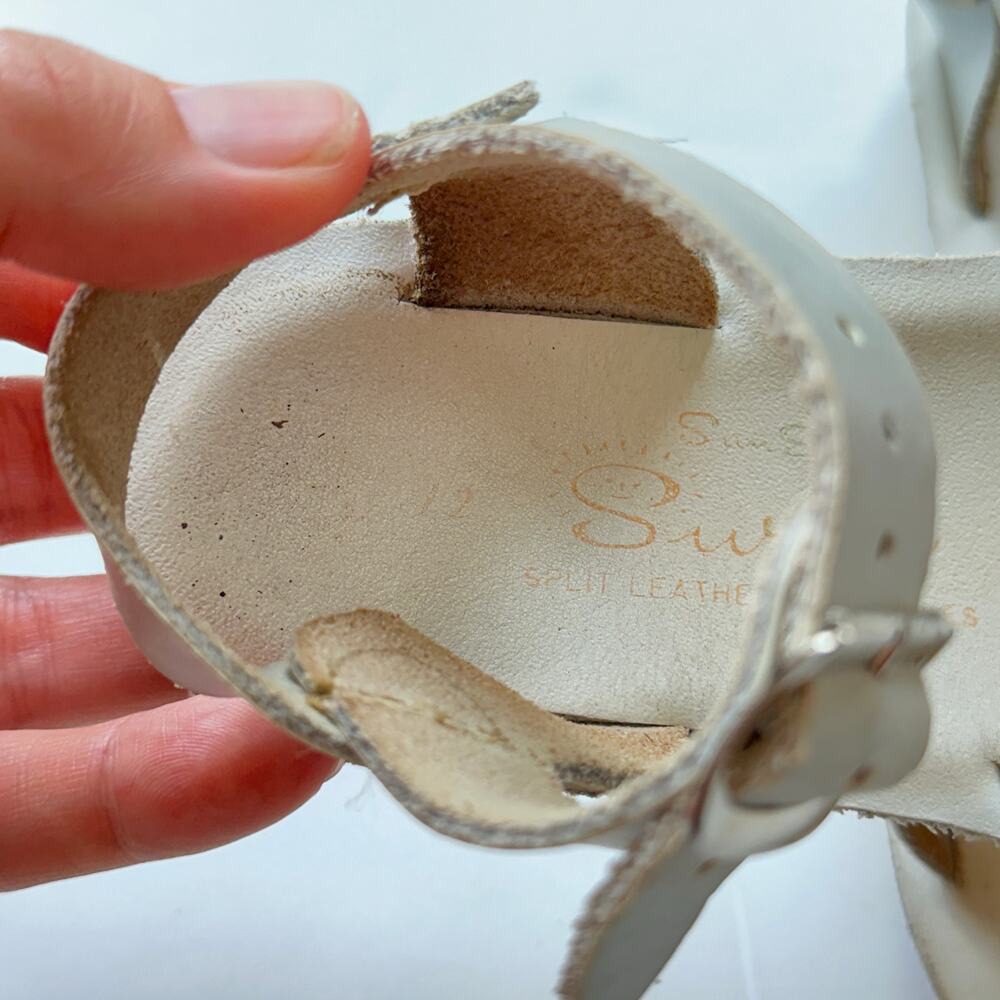 Saltwater Surfer White Leather Sandals - Girls Size 12 - Picture 6 of 7